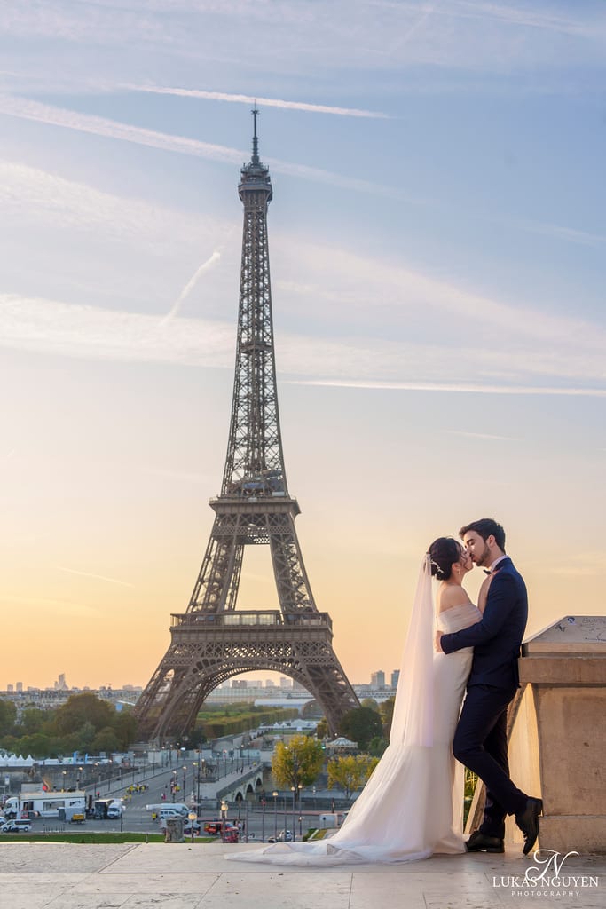 Chụp Ảnh Gia Đình Tại Paris: Bí Quyết Để Trẻ Hợp Tác Không Khóc Quấy