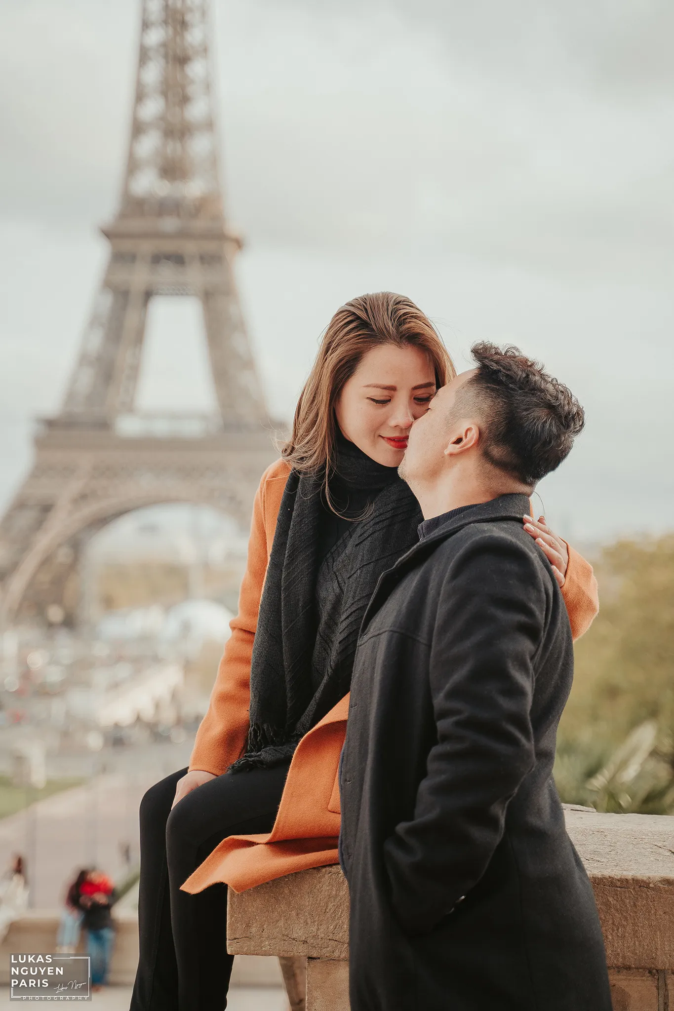 ?nh tham kh?o Lukas Paris