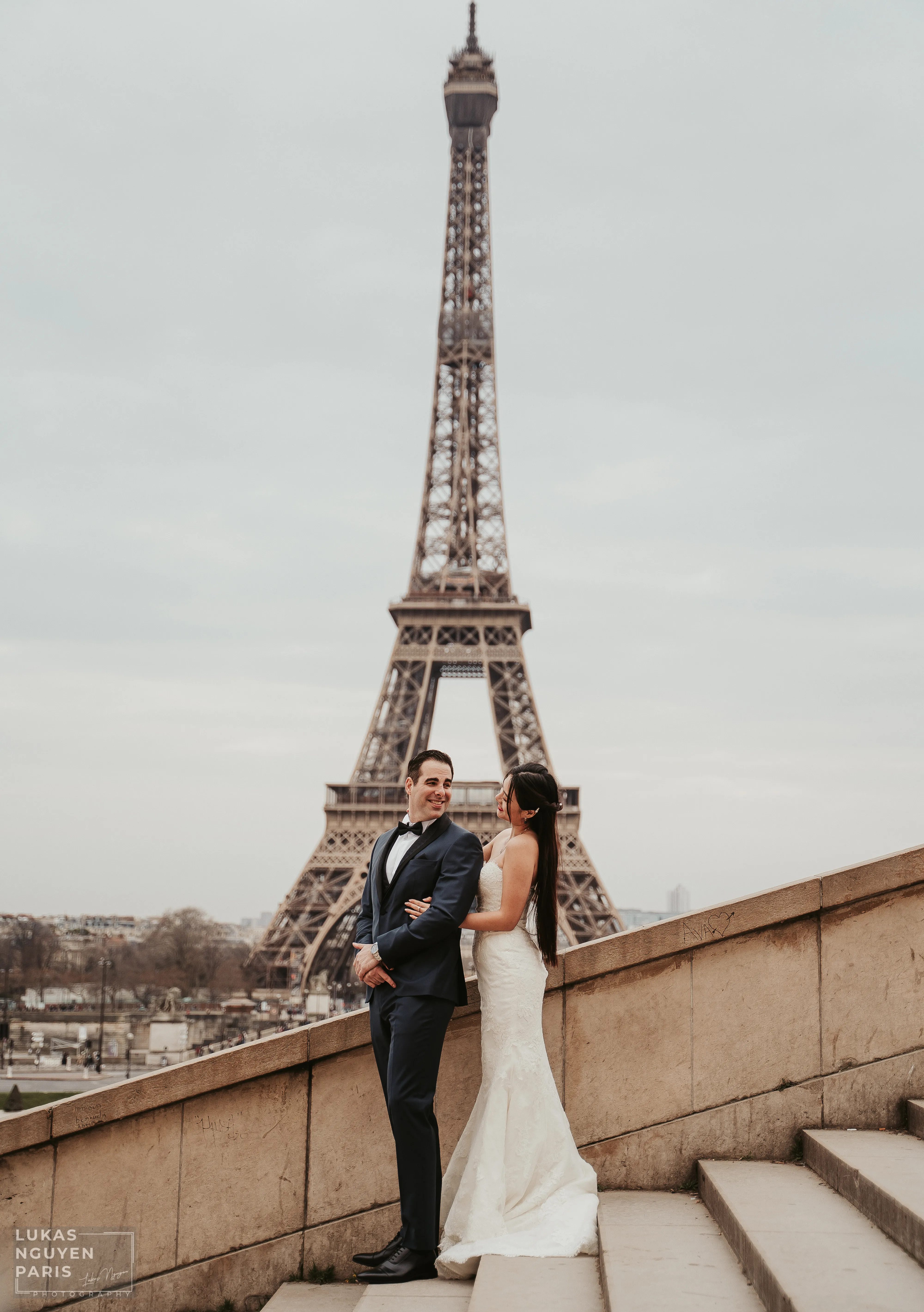 ?nh tham kh?o Lukas Paris